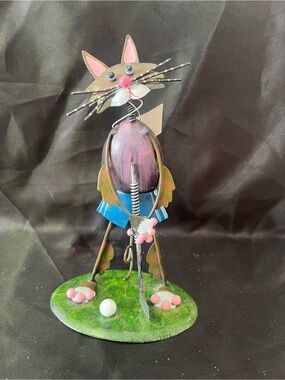New Whimsical Golfing Cat Metal Sculpture Figure